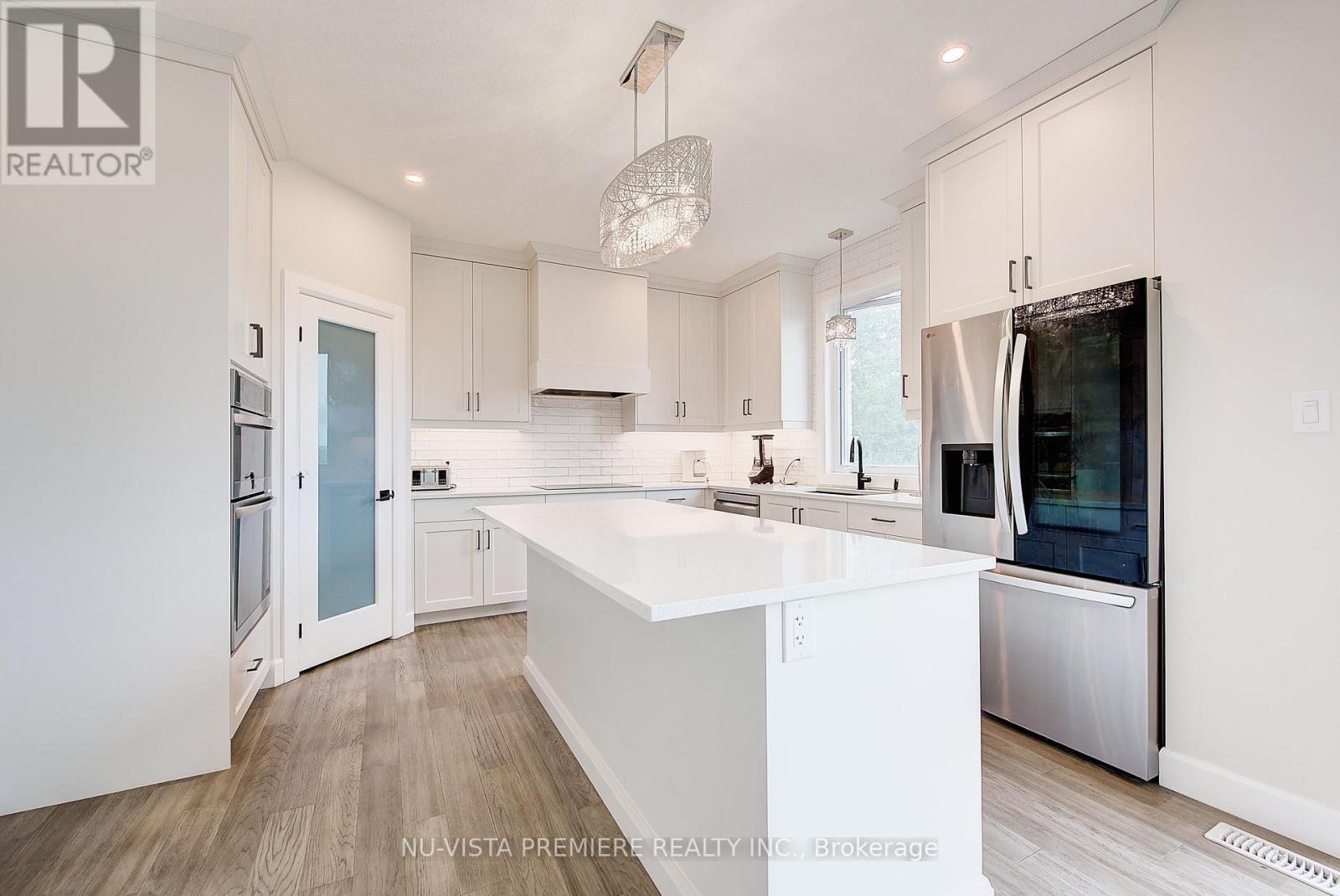 Single Family House for Sale in  MCLEOD STREET North Middlesex (Parkhill) 