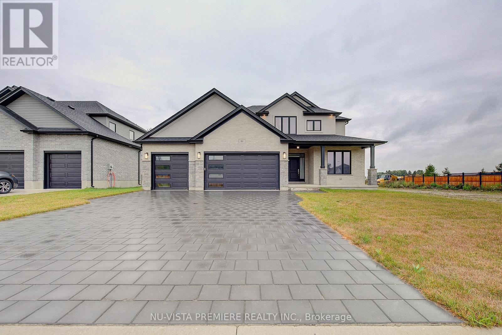 Single Family House for Sale in  MCLEOD STREET North Middlesex (Parkhill) 