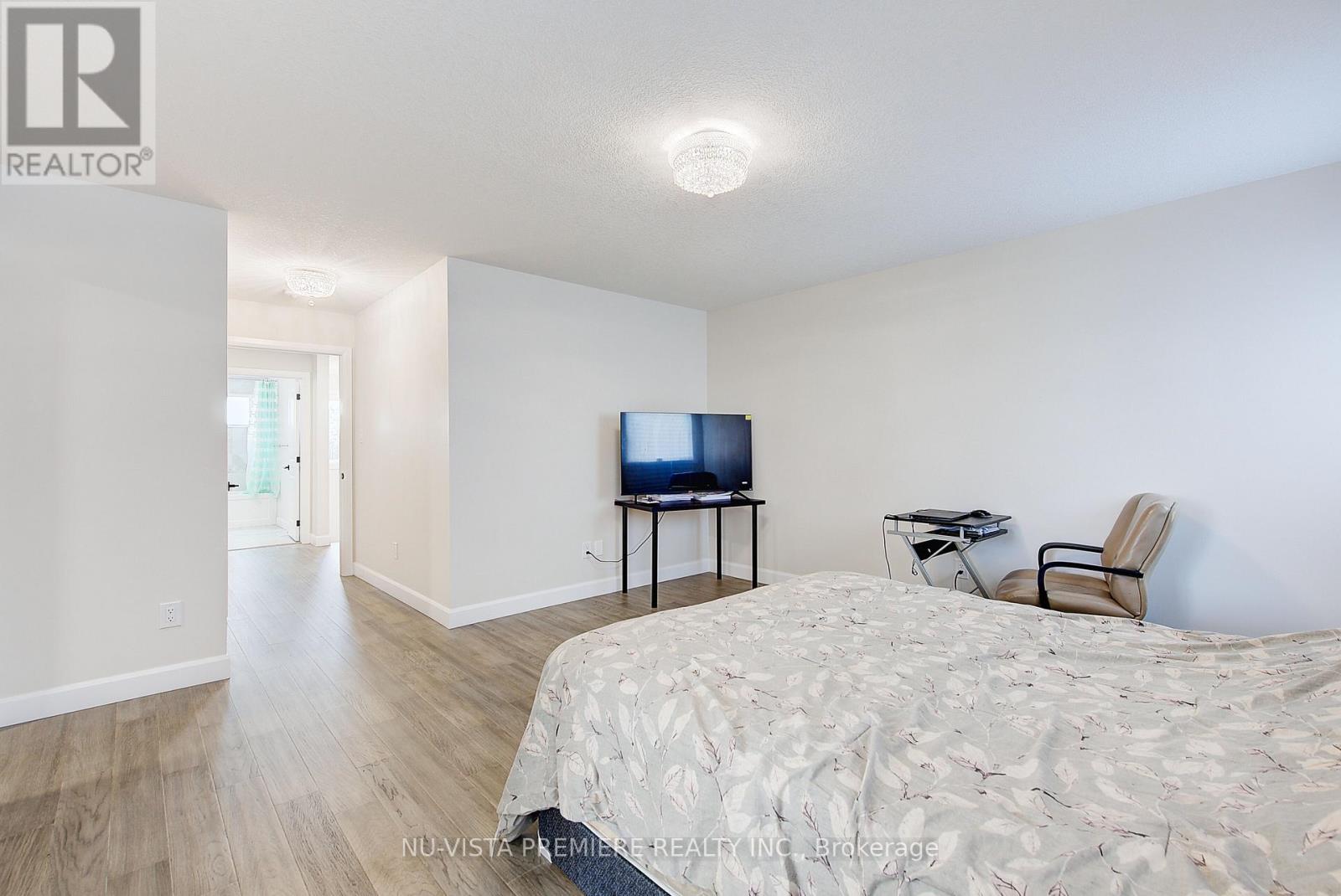 Single Family House for Sale in  MCLEOD STREET North Middlesex (Parkhill) 