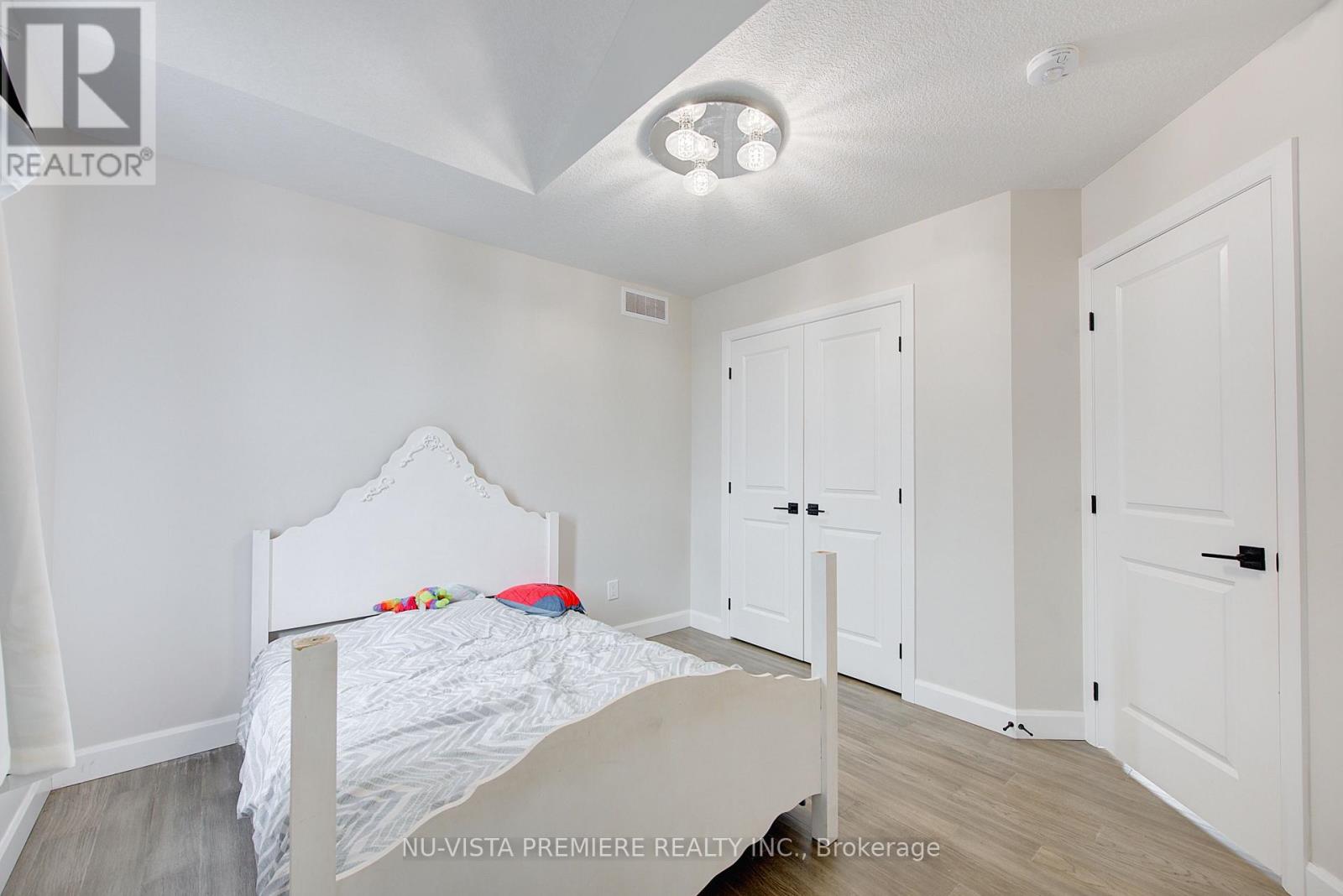 Single Family House for Sale in  MCLEOD STREET North Middlesex (Parkhill) 