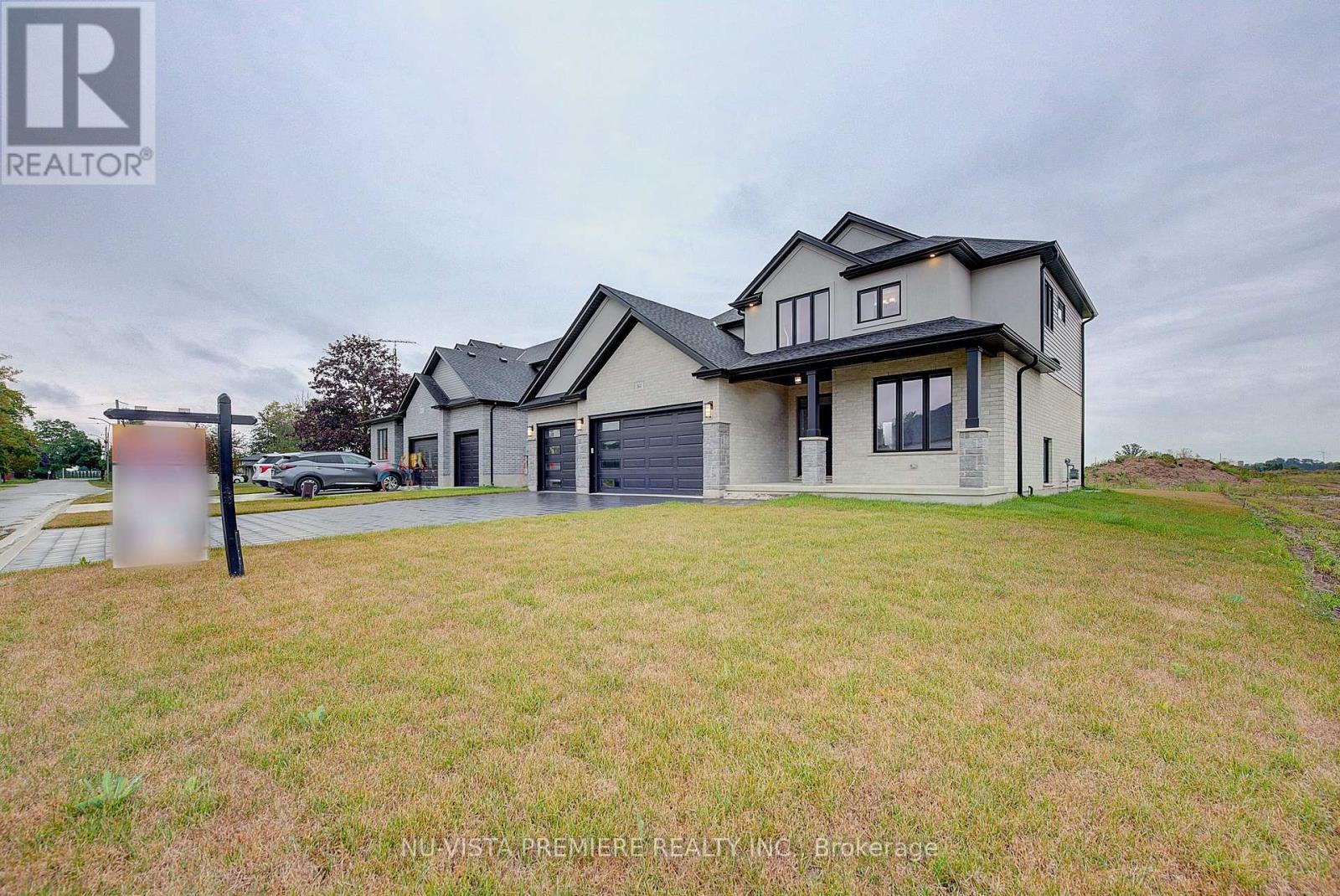 Single Family House for Sale in  MCLEOD STREET North Middlesex (Parkhill) 