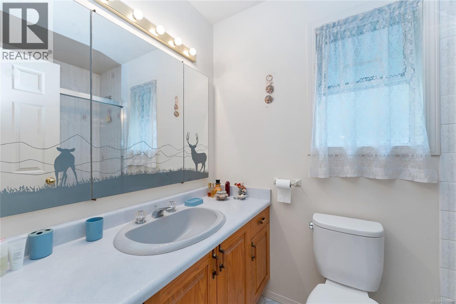 Single Family House for Sale in  Miller Ave Saanich 