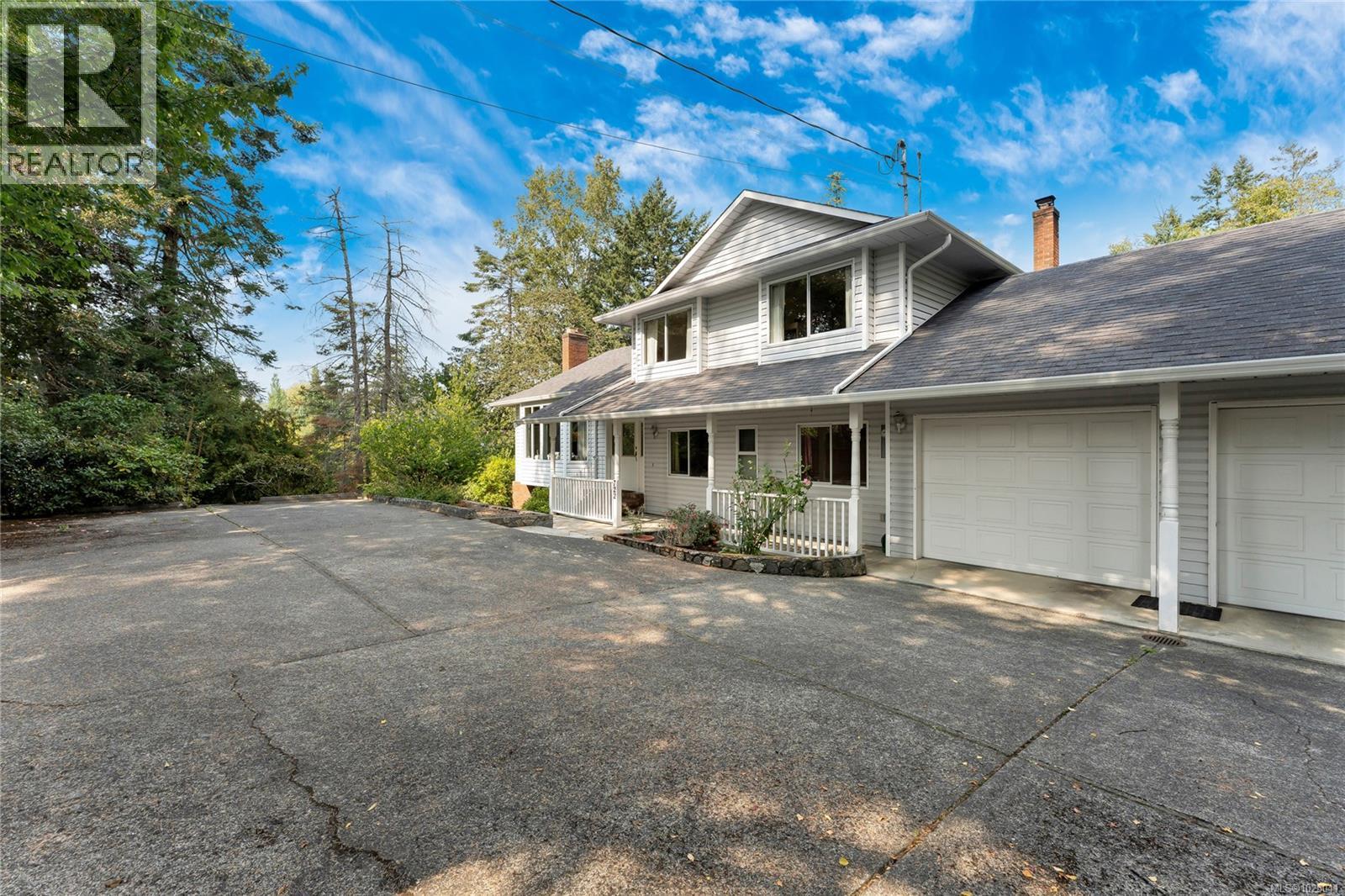 Single Family House for Sale in  Miller Ave Saanich 