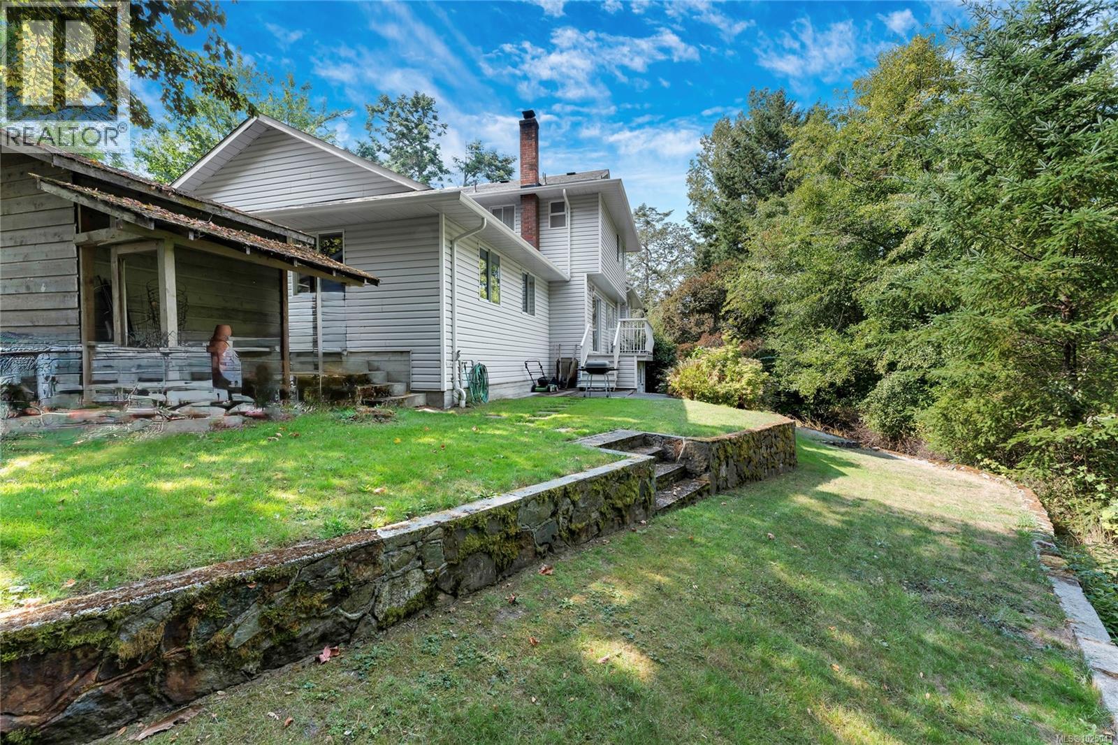 Single Family House for Sale in  Miller Ave Saanich 