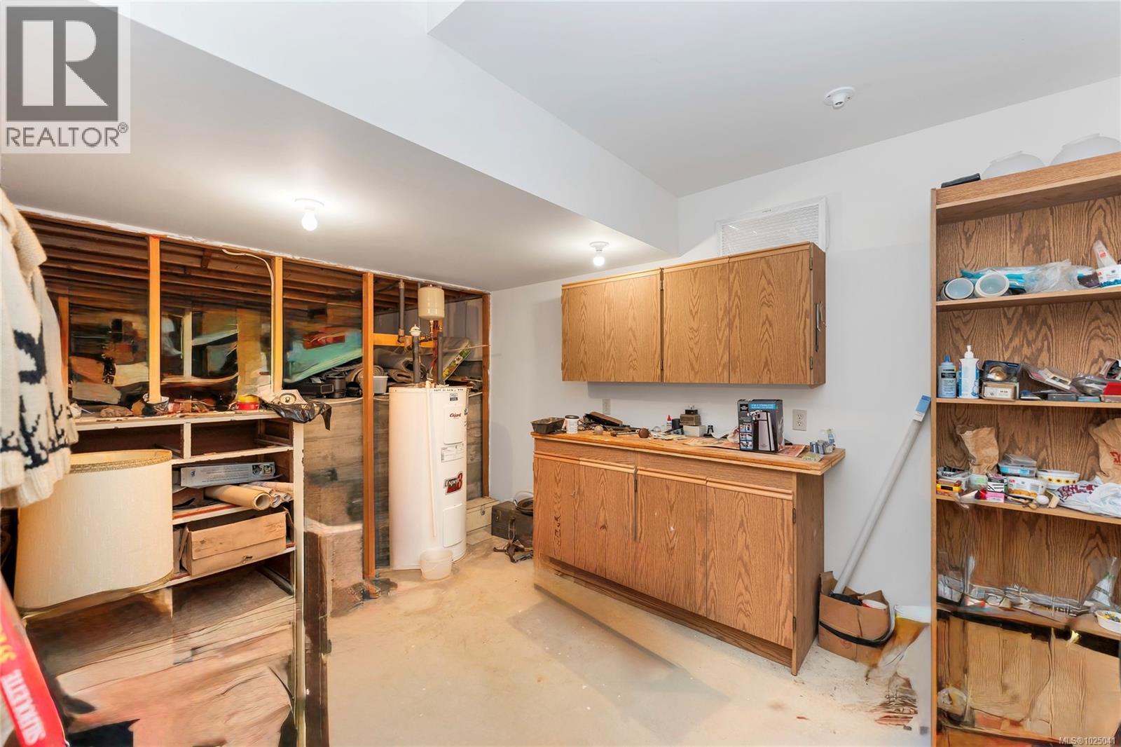 Single Family House for Sale in  Miller Ave Saanich 