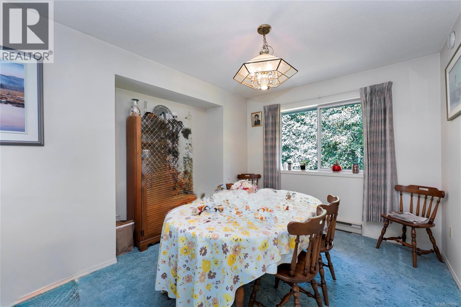 Single Family House for Sale in  Miller Ave Saanich 