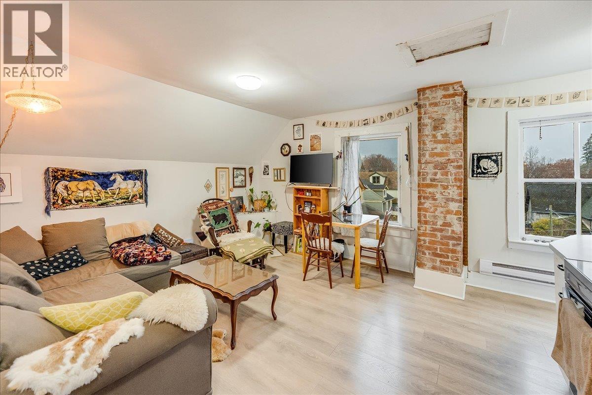 712 JOSEPHINE Street - 16