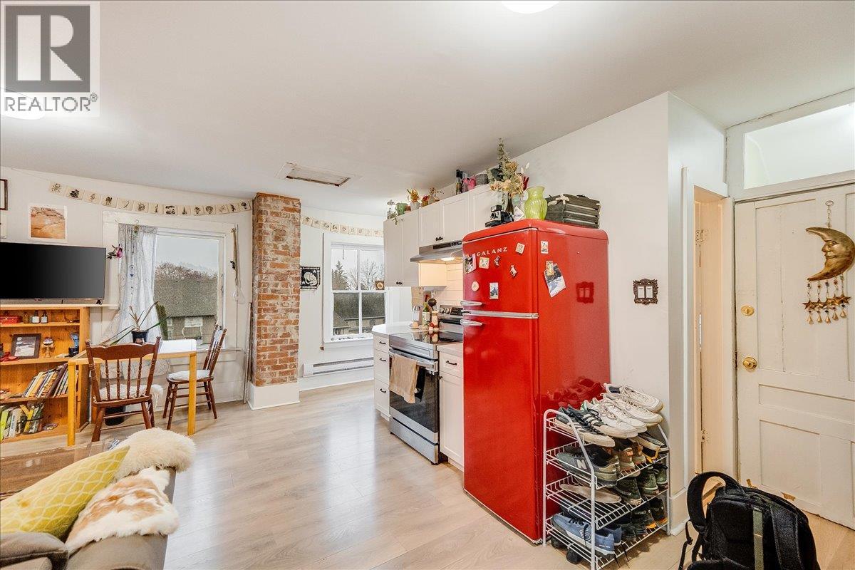 712 JOSEPHINE Street - 3