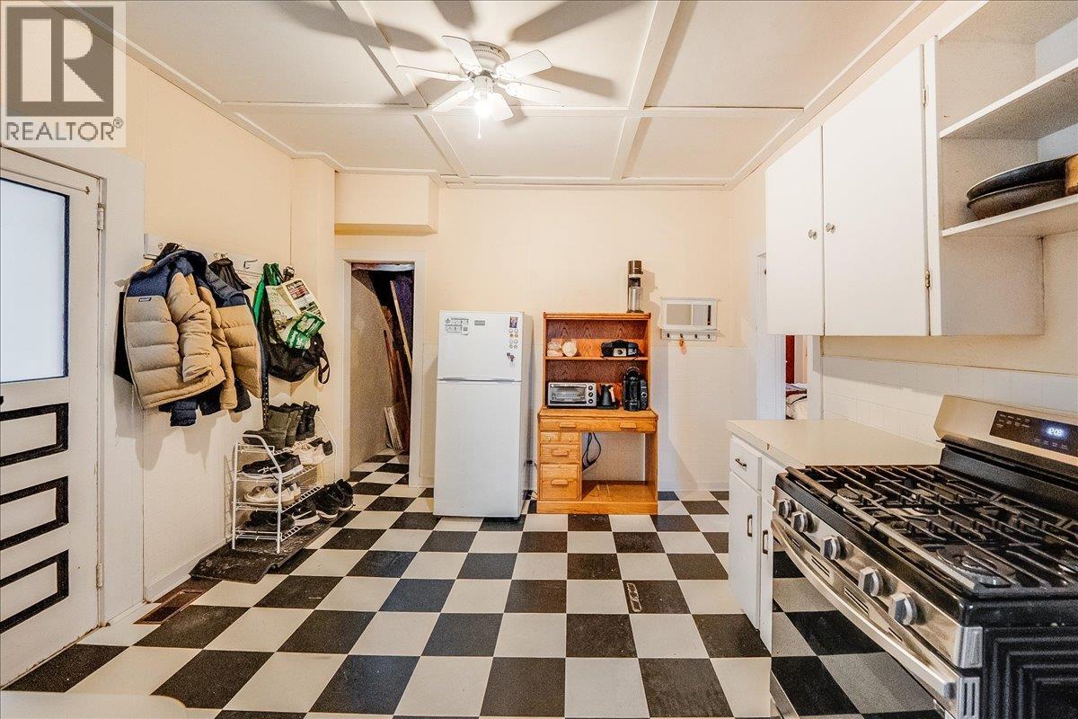 712 JOSEPHINE Street, Nelson