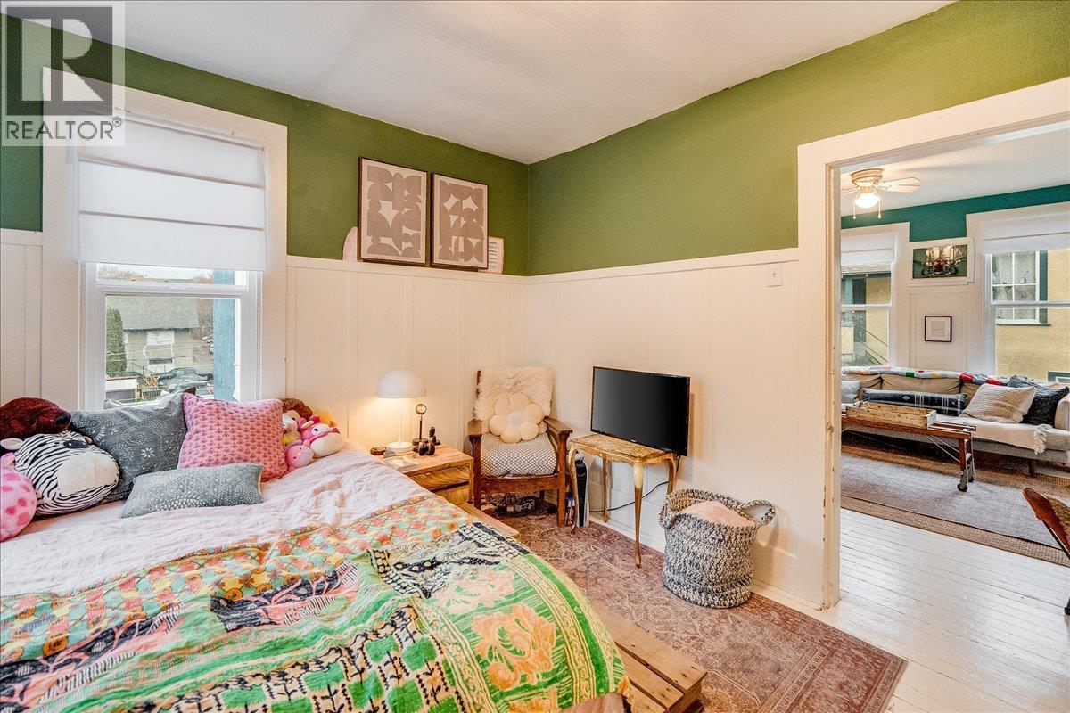 712 JOSEPHINE Street, Nelson