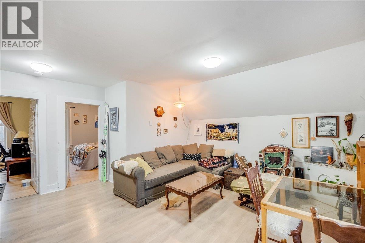 712 JOSEPHINE Street - 8