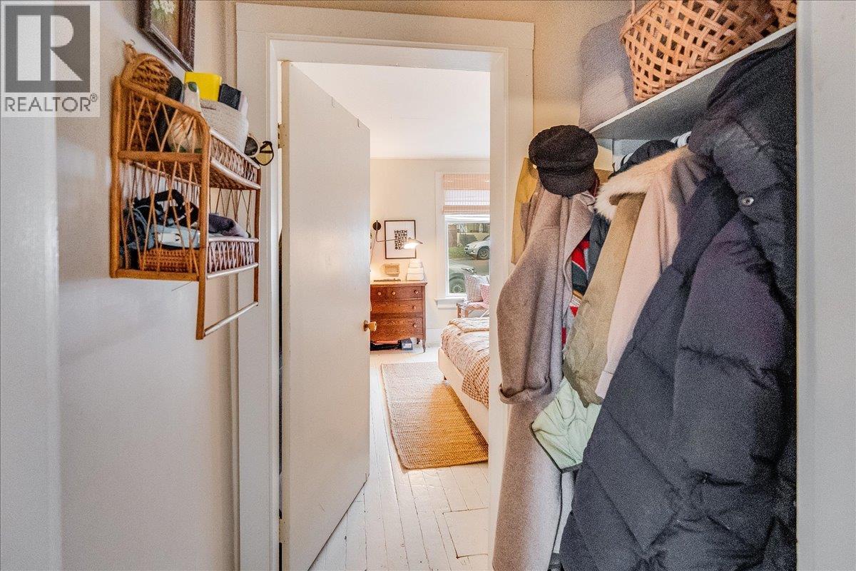 712 JOSEPHINE Street, Nelson