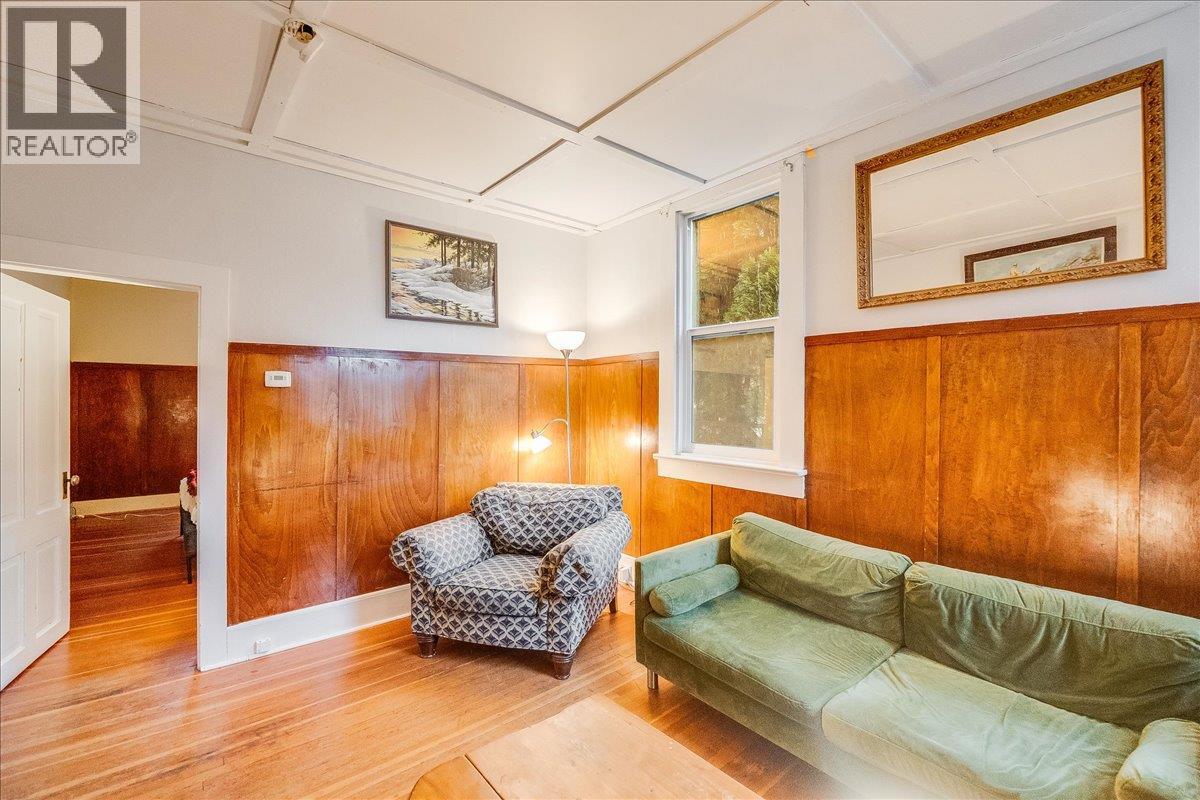 712 JOSEPHINE Street, Nelson