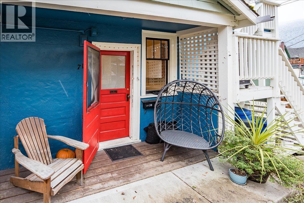 712 JOSEPHINE Street, Nelson