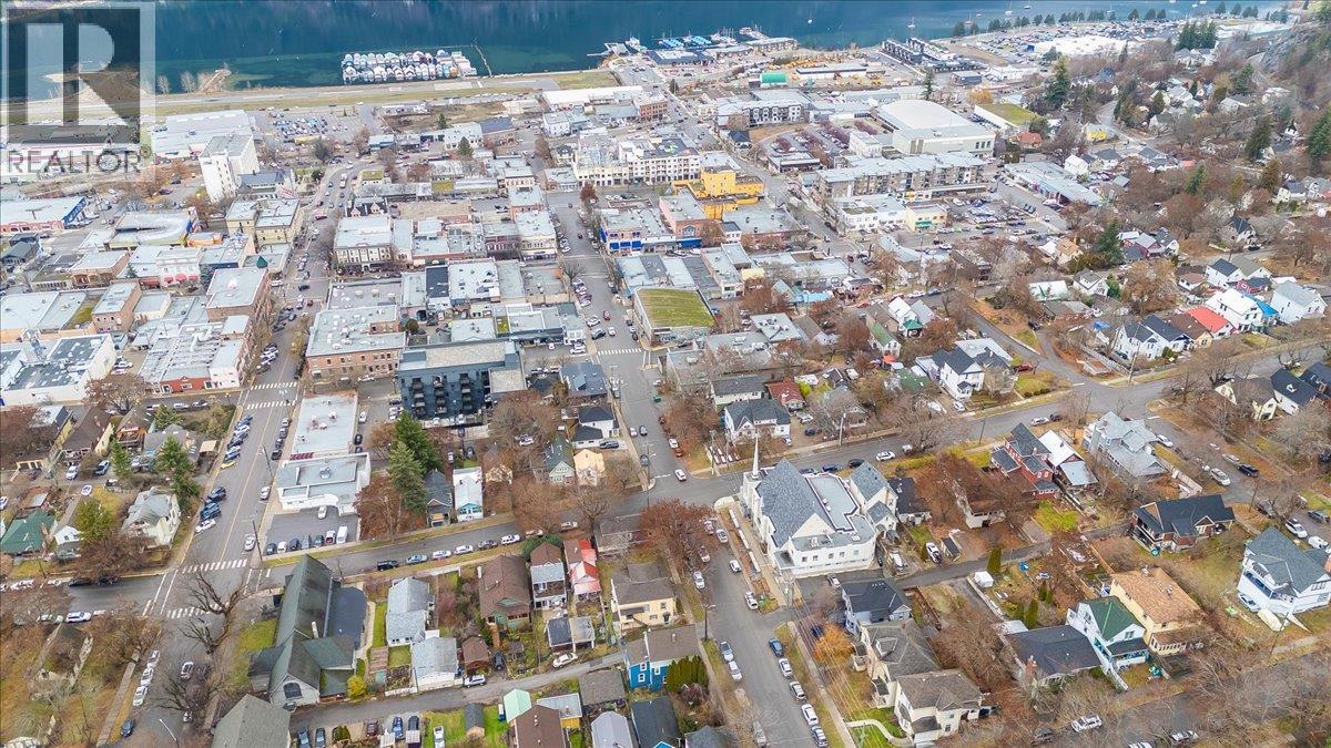 712 JOSEPHINE Street, Nelson