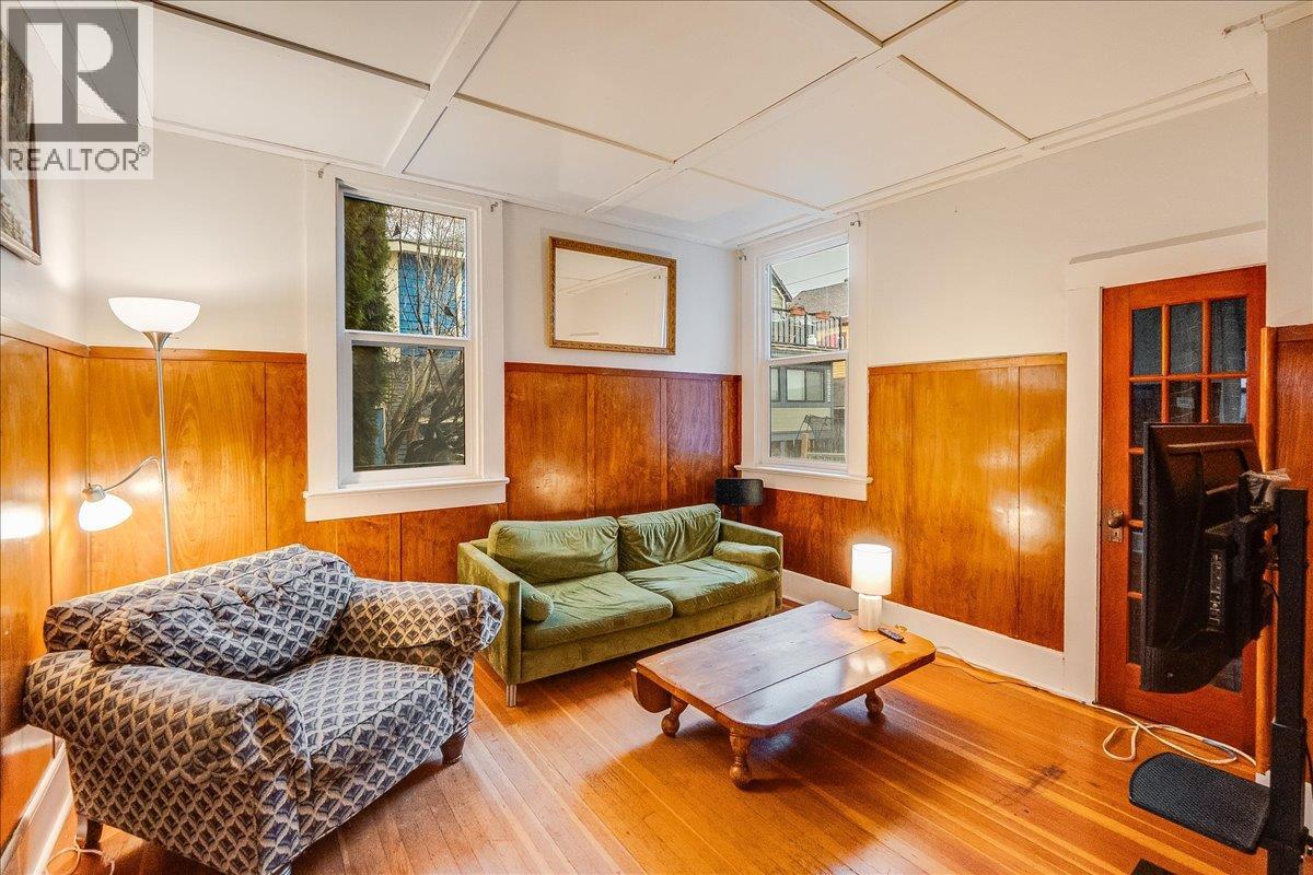 712 JOSEPHINE Street, Nelson