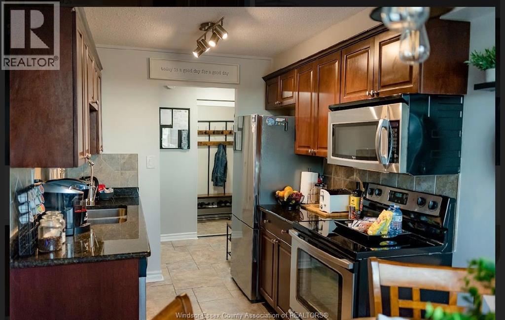 #710 3936 WYANDOTTE STREET EAST - 6