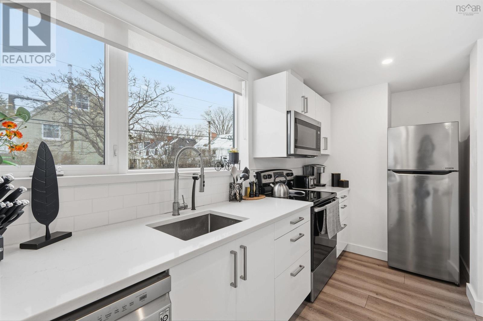 Property 15 of 49 of 3188/3190 Isleville Street