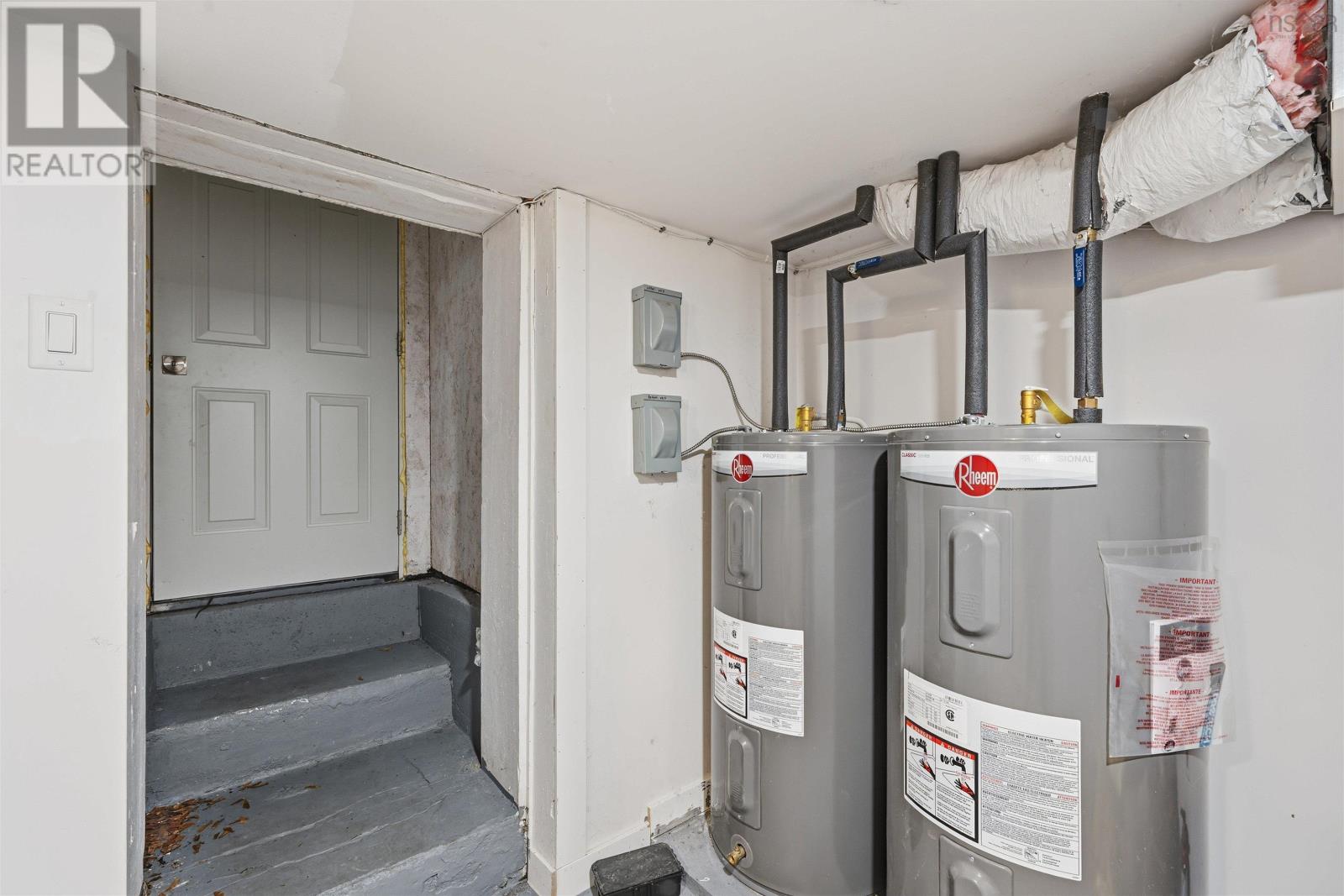 Property 25 of 49 of 3188/3190 Isleville Street