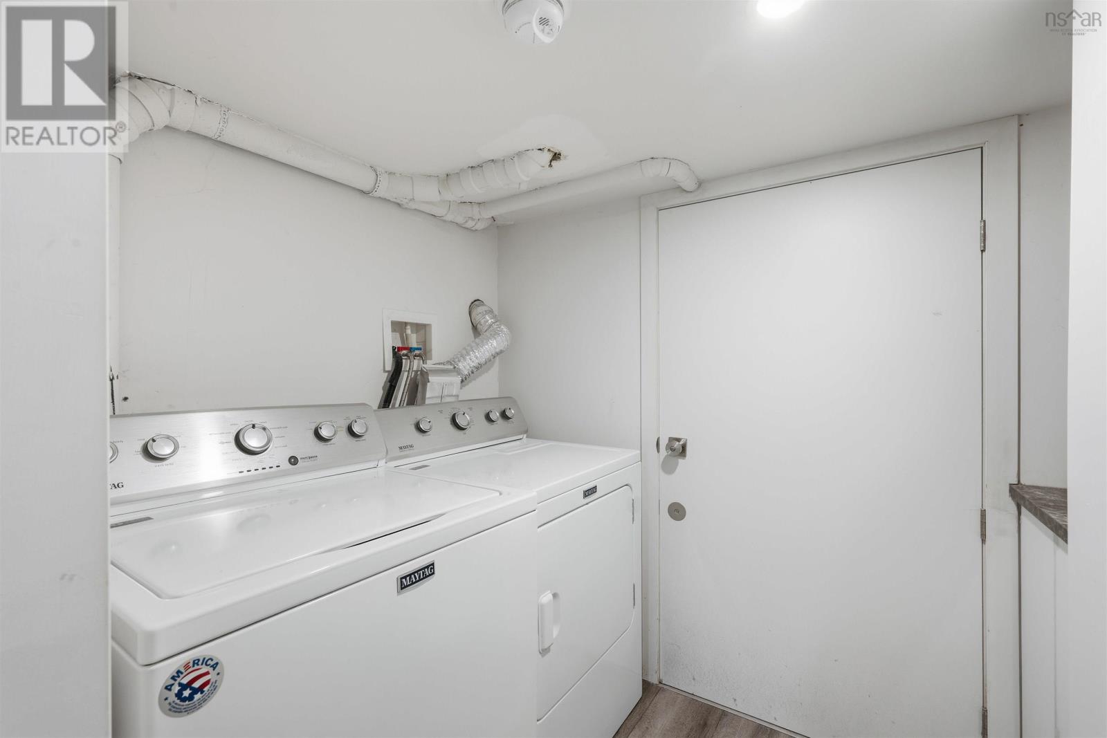 Property 23 of 49 of 3188/3190 Isleville Street