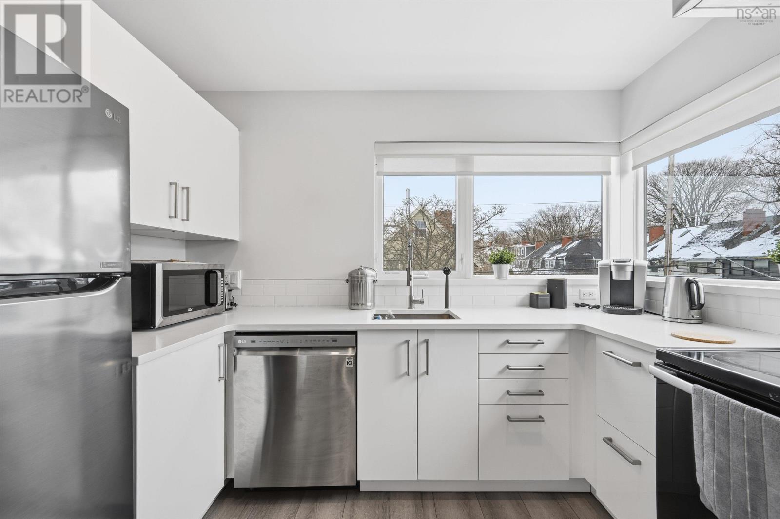 Property 34 of 49 of 3188/3190 Isleville Street