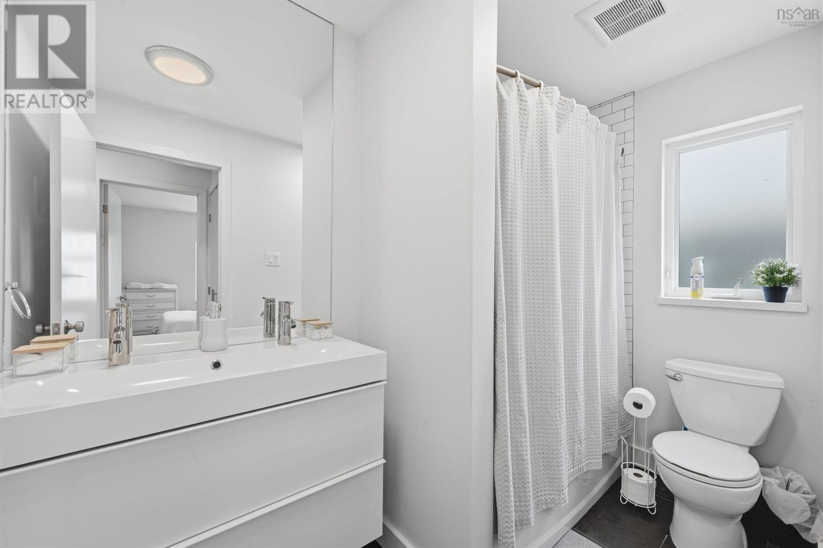 Property 41 of 49 of 3188/3190 Isleville Street