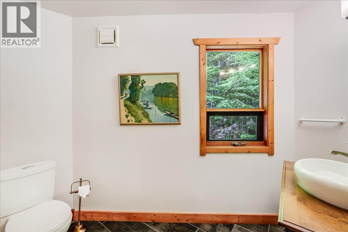 5631 LONGBEACH Road, Nelson