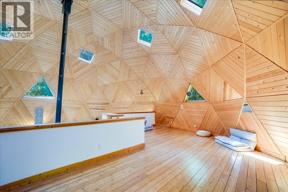 5631 LONGBEACH Road, Nelson