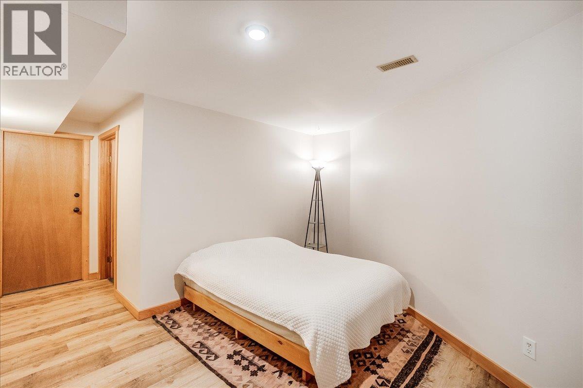 5631 LONGBEACH Road, Nelson