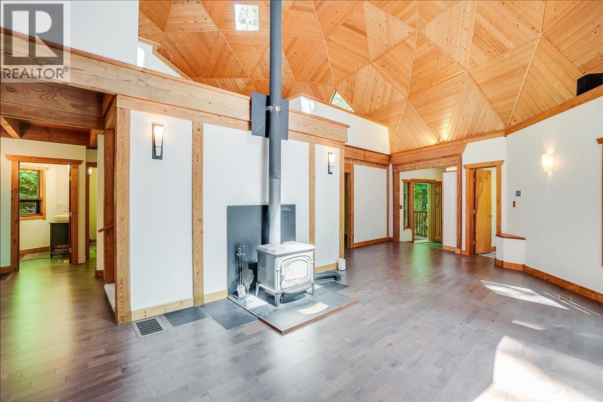 5631 LONGBEACH Road, Nelson