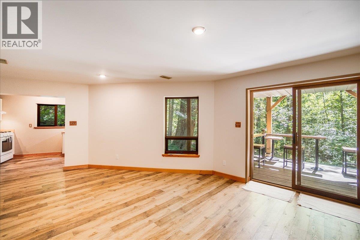 5631 LONGBEACH Road, Nelson