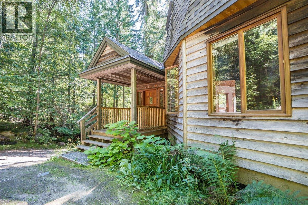 5631 LONGBEACH Road, Nelson