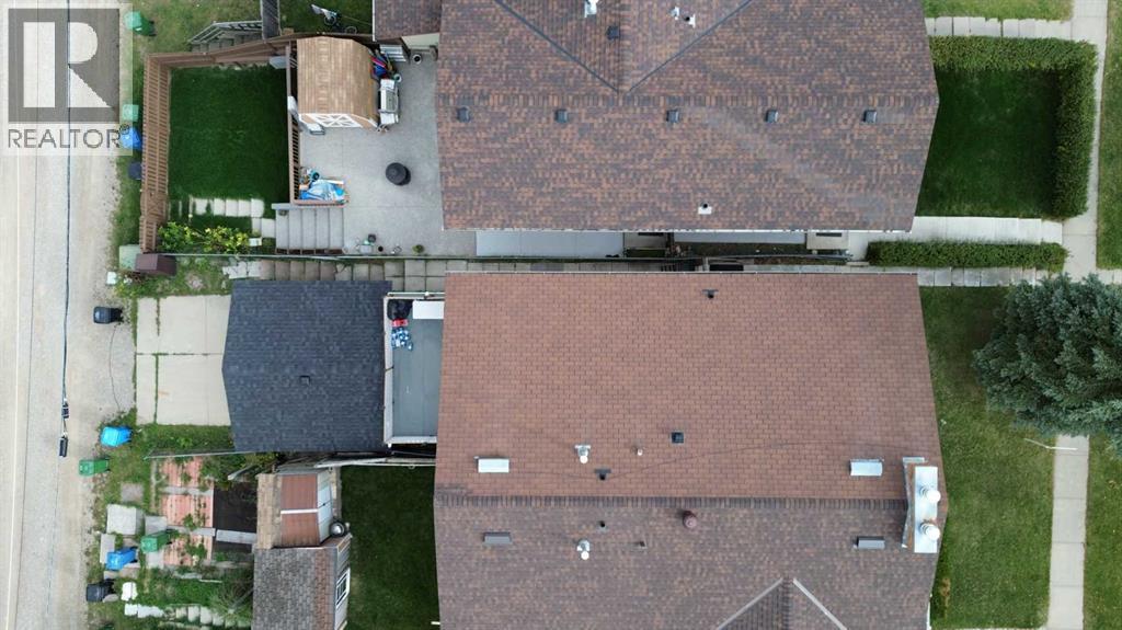 Single Family House Bi-level for Sale in  Bermuda Drive Beddington Heights Calgary 