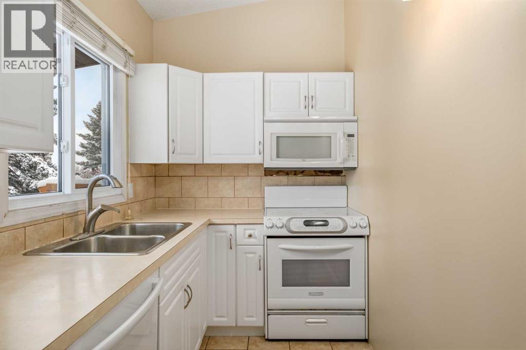 Single Family House Bi-level for Sale in  Rundlewood Lane NE Rundle Calgary 