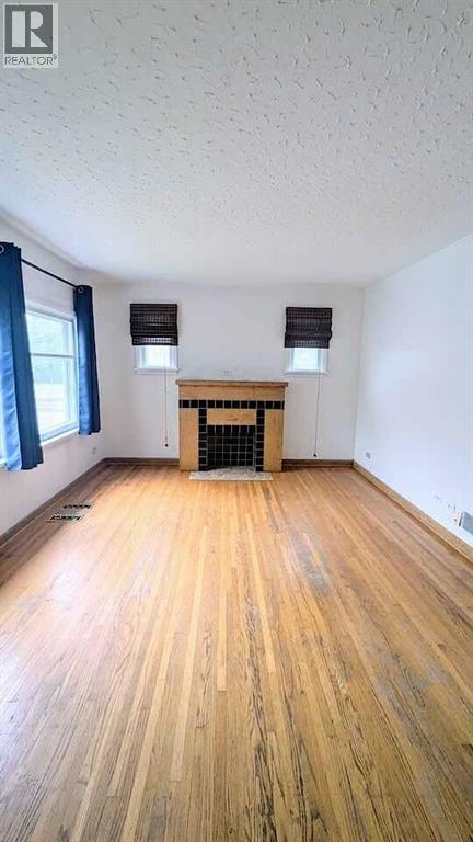 Single Family House Bungalow for Sale in   Avenue NW Capitol Hill Calgary 