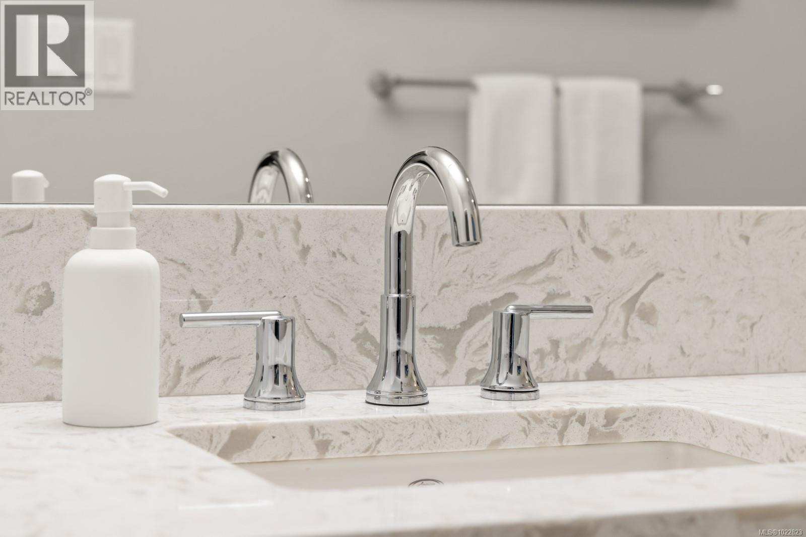 200 Caspian Dr, Colwood