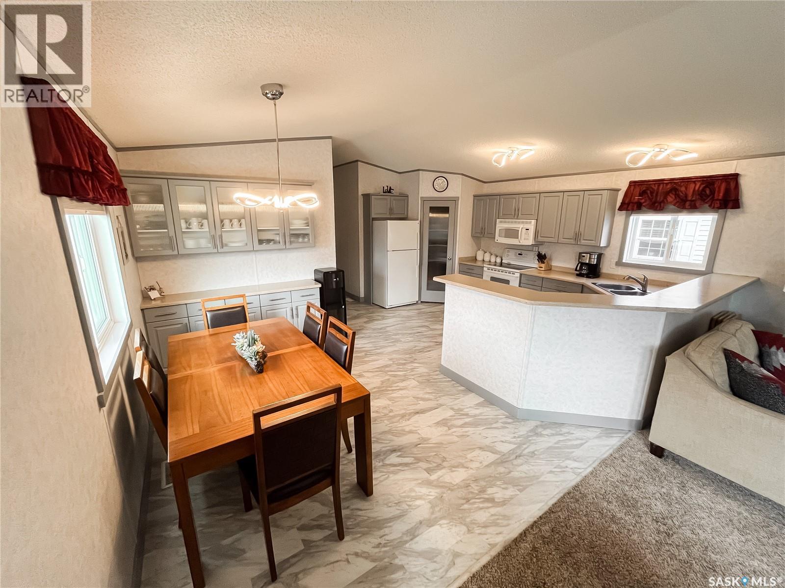 Single Family House Mobile Home for Sale in  Prairie Sun COURT Swift Current 