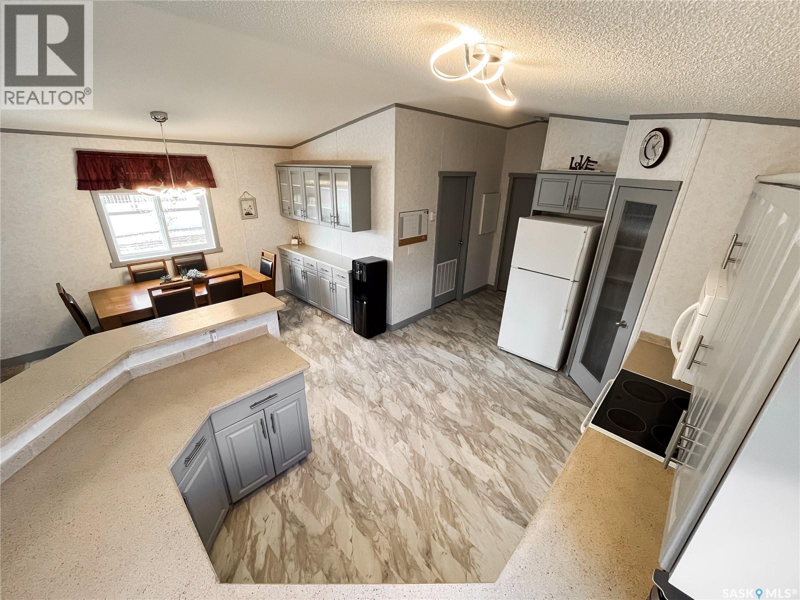 Single Family House Mobile Home for Sale in  Prairie Sun COURT Swift Current 