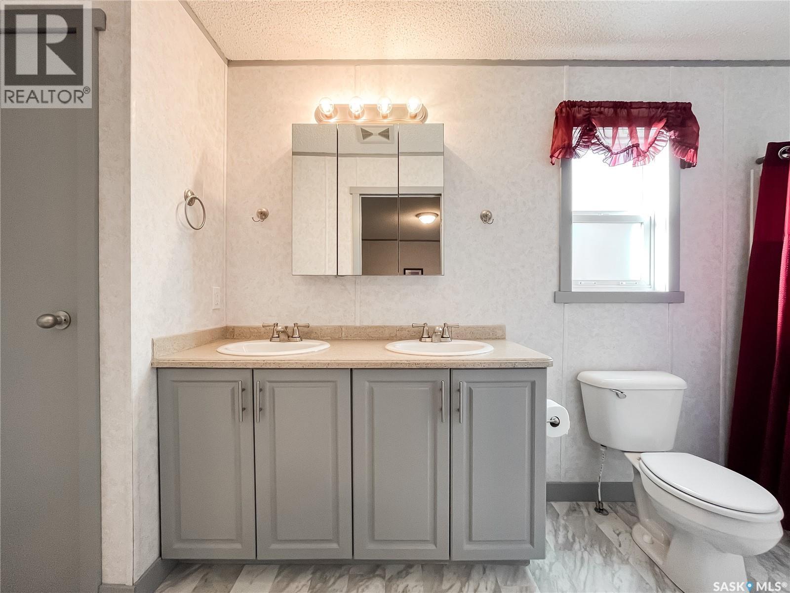 Single Family House Mobile Home for Sale in  Prairie Sun COURT Swift Current 