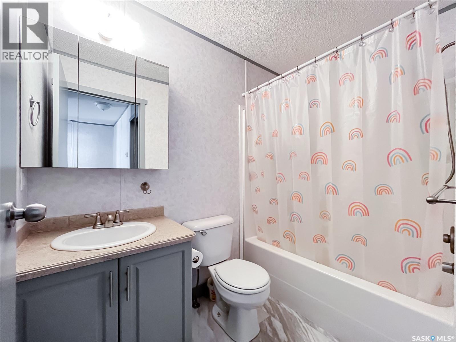 Single Family House Mobile Home for Sale in  Prairie Sun COURT Swift Current 