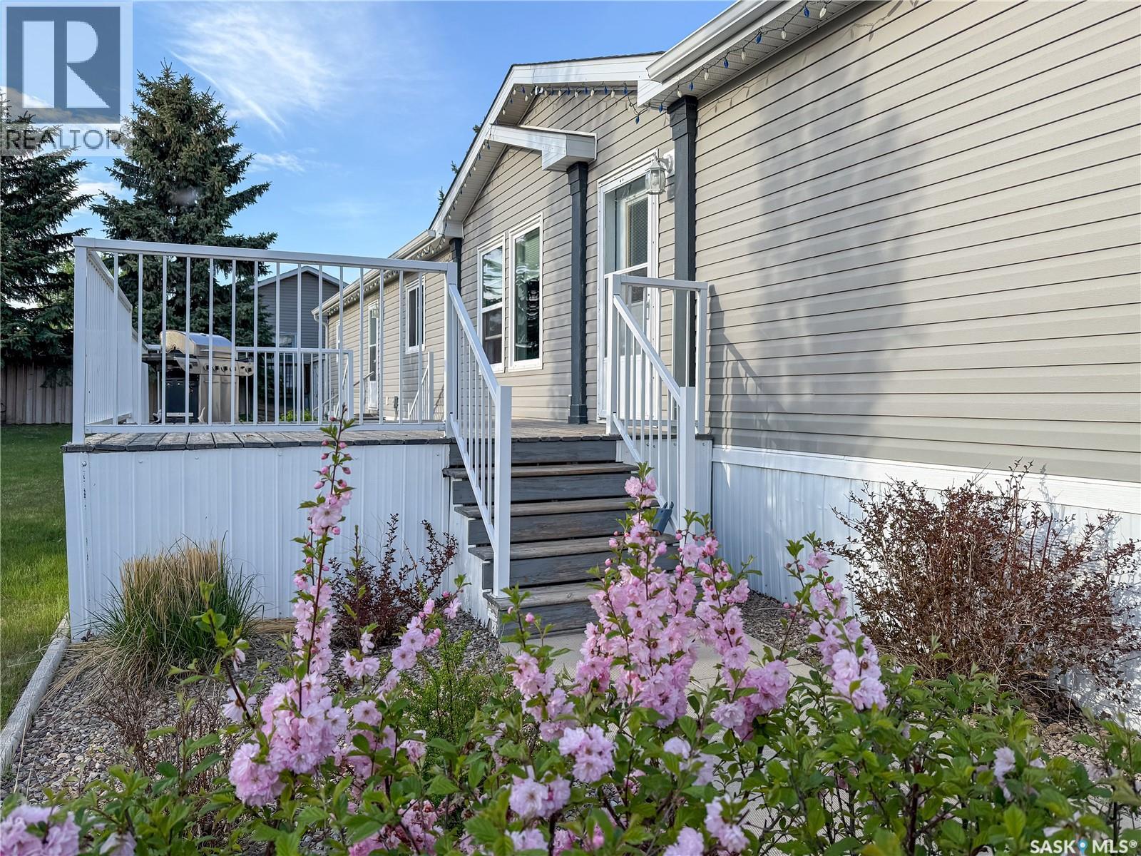 Single Family House Mobile Home for Sale in  Prairie Sun COURT Swift Current 