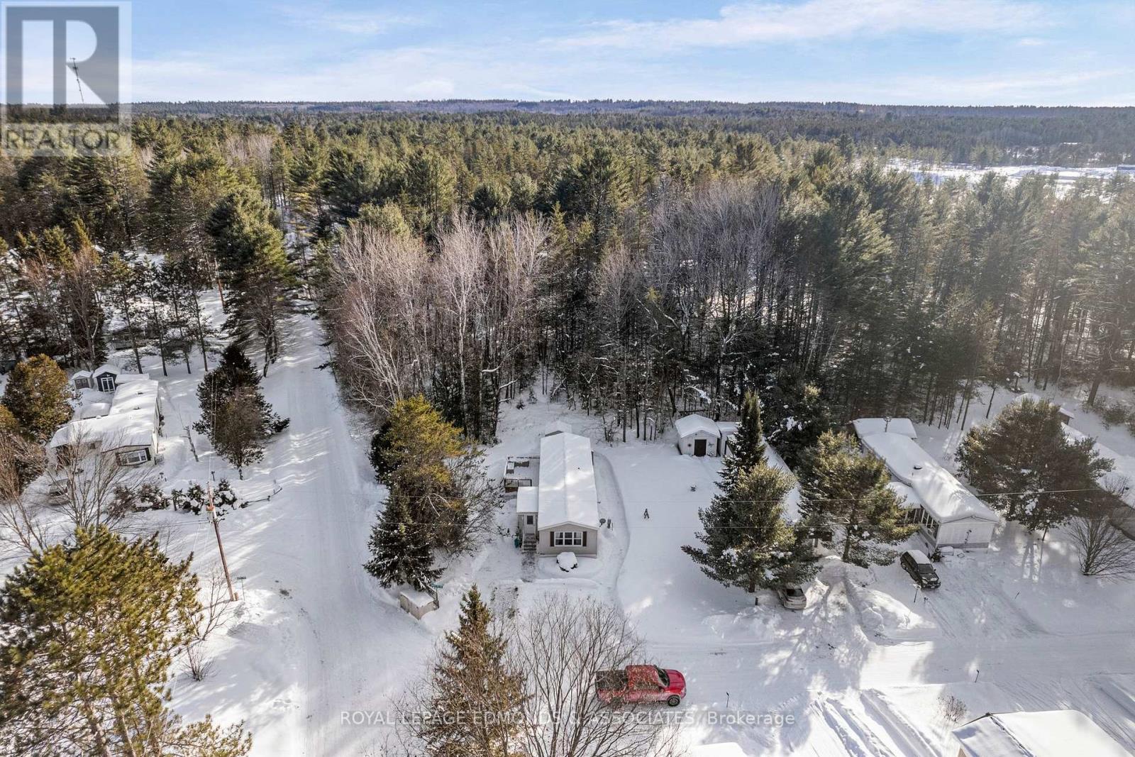 5 HUNTER'S RUN LANE - Photo 3 of 42, Laurentian Hills, Ontario