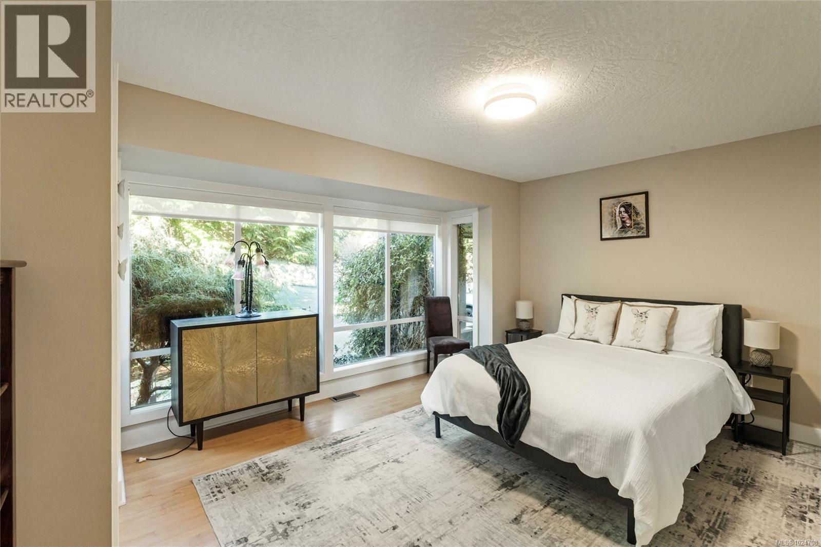  4325 Gordon Head Road, Saanich