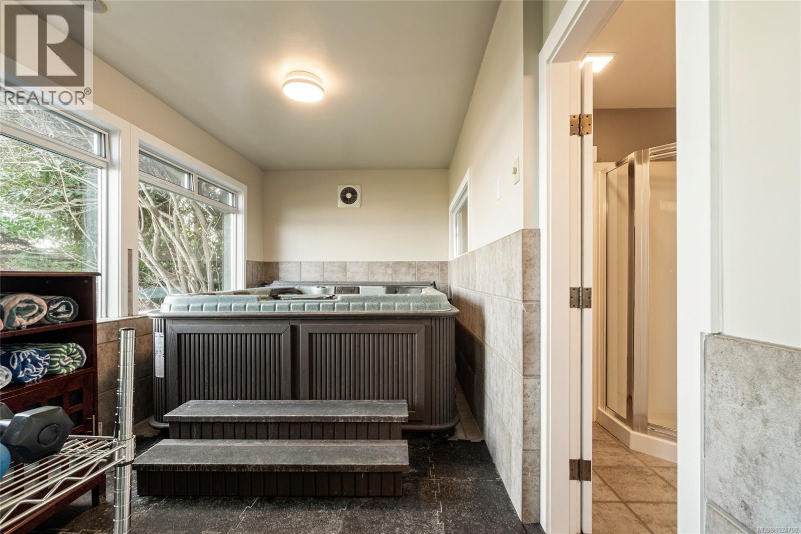  4325 Gordon Head Road, Saanich