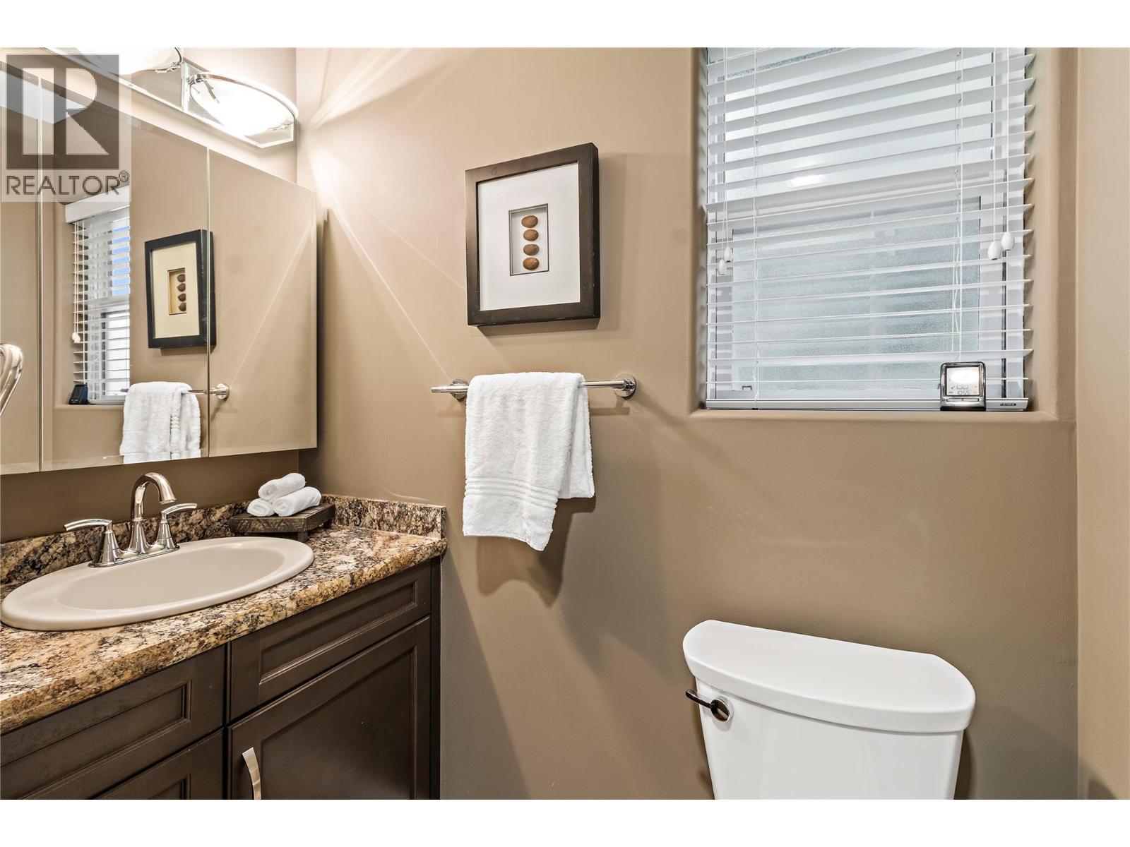 6 2592 Alpen Paradies Road, Blind Bay