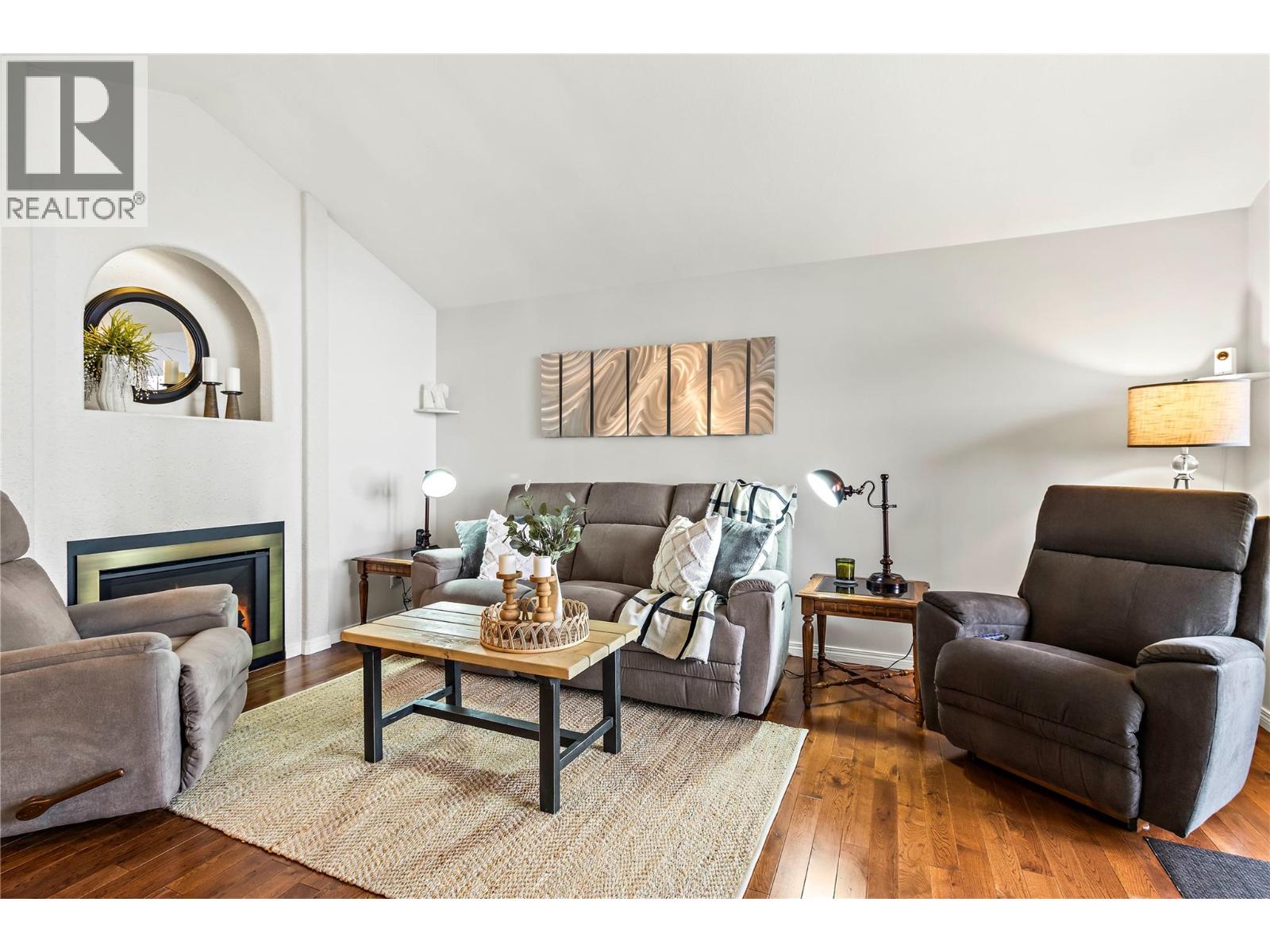 6 2592 Alpen Paradies Road, Blind Bay