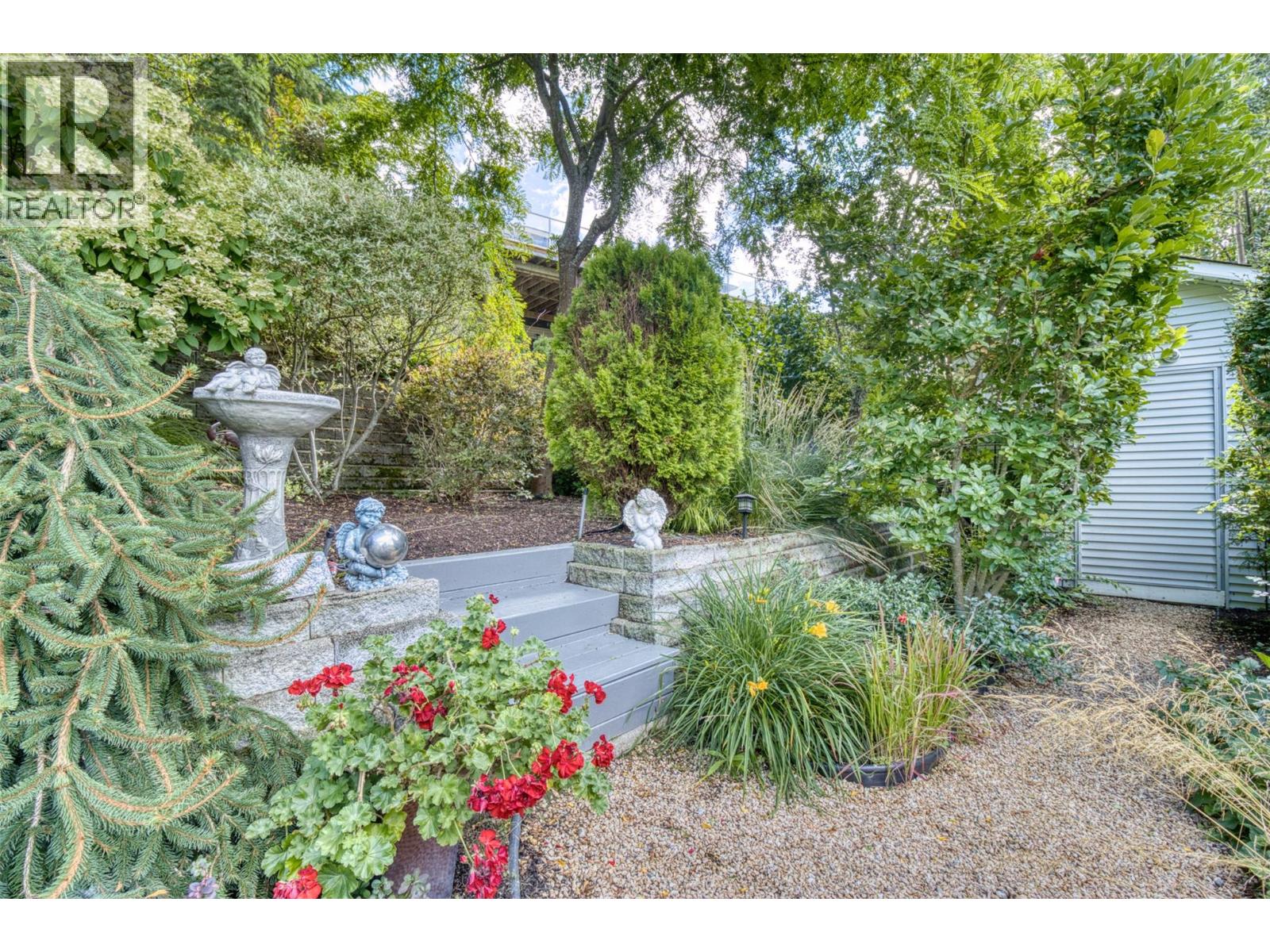 6 2592 Alpen Paradies Road, Blind Bay