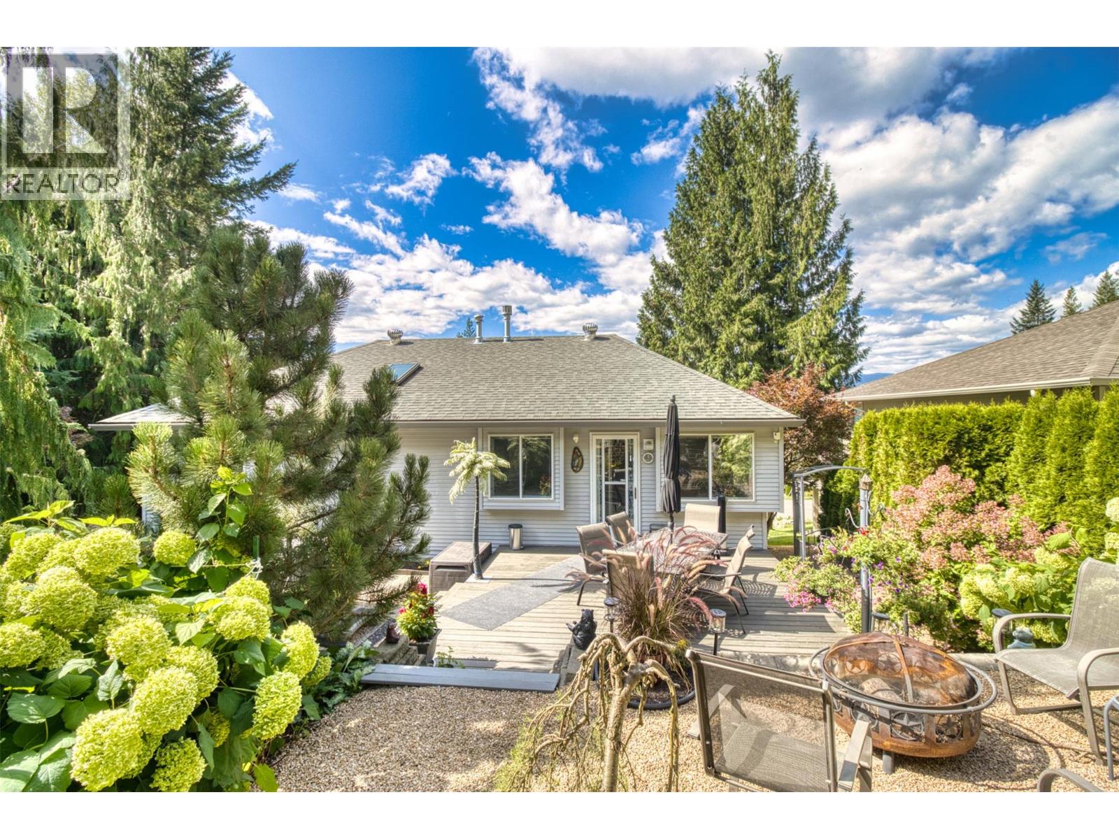 6 2592 Alpen Paradies Road, Blind Bay