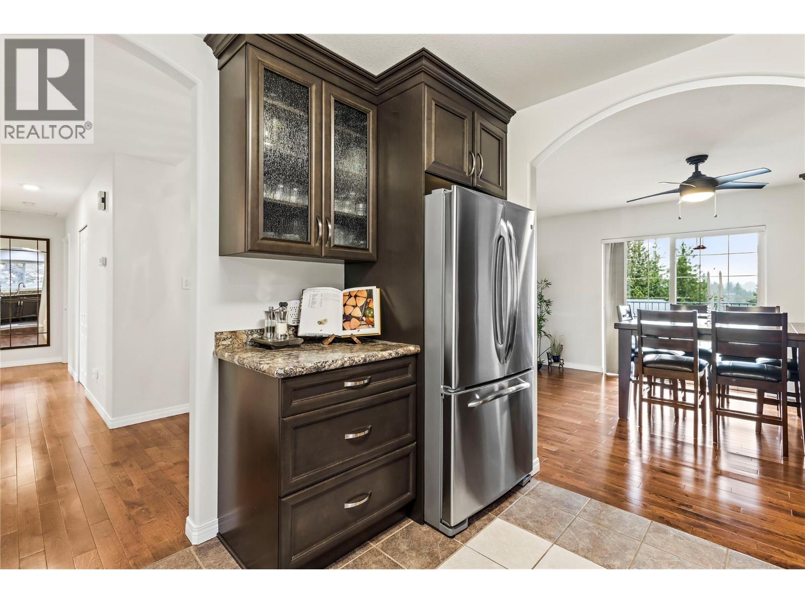 6 2592 Alpen Paradies Road, Blind Bay