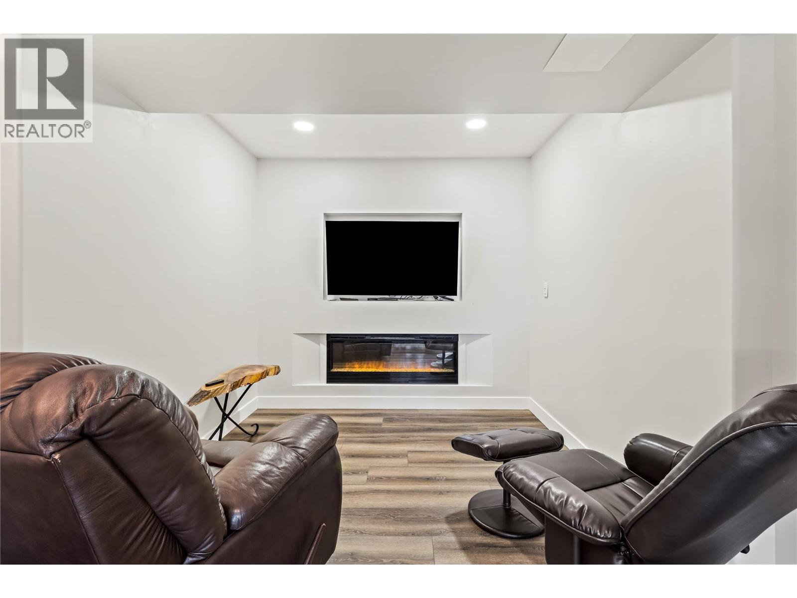 6 2592 Alpen Paradies Road, Blind Bay